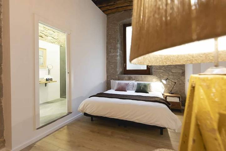 Ganze Wohnung, Bravissimo Bali, wunderschöne 2-Zimmer-Wohnung in Girona, Gironès