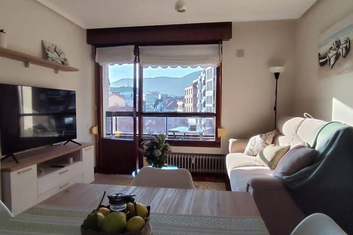 Apartamento para 4 personas, con terraza y vistas, Familias con niños en Oviedo