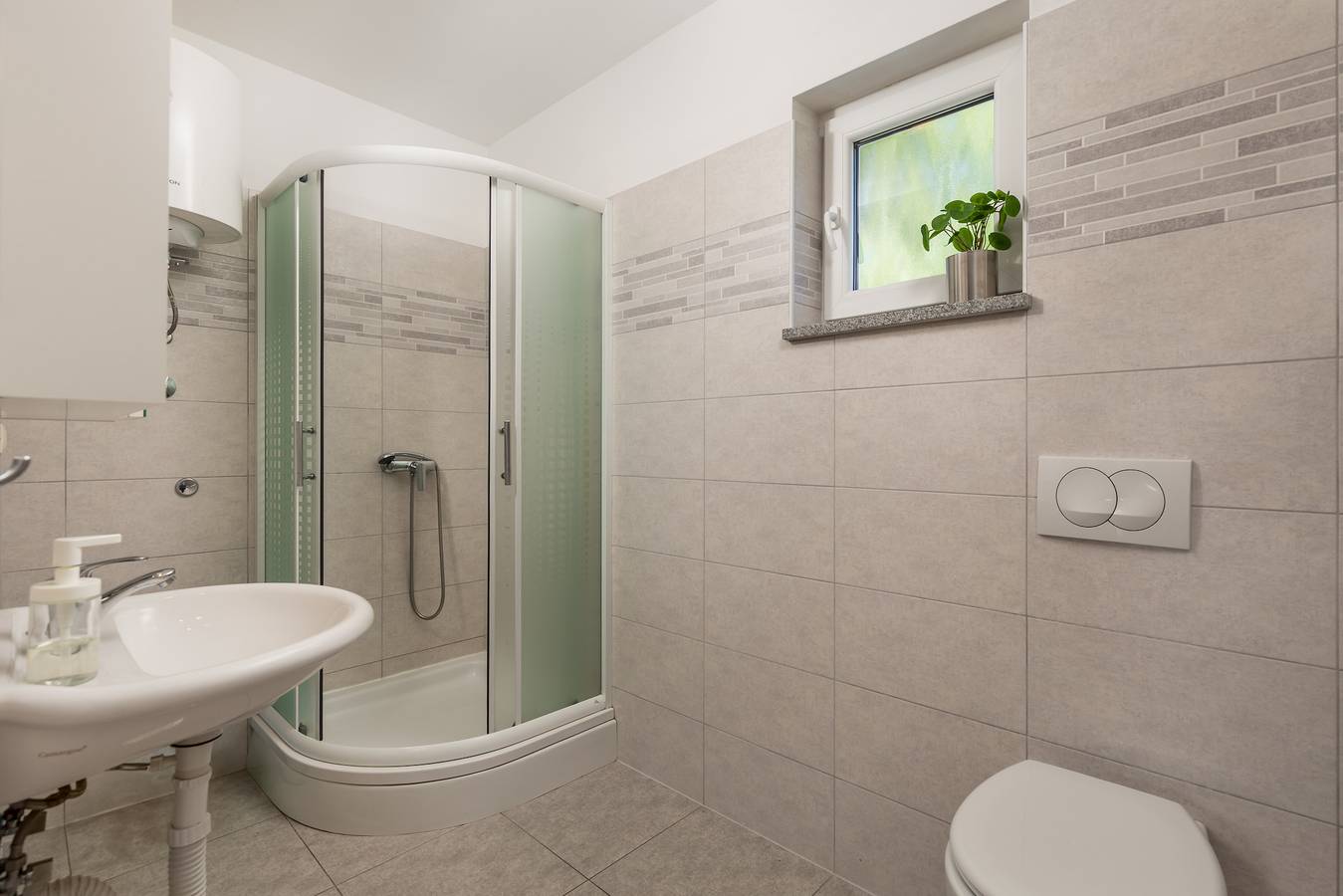 Ganze Wohnung, Ferienwohnung Mario - 1 in Malinska-Dubašnica, Krk