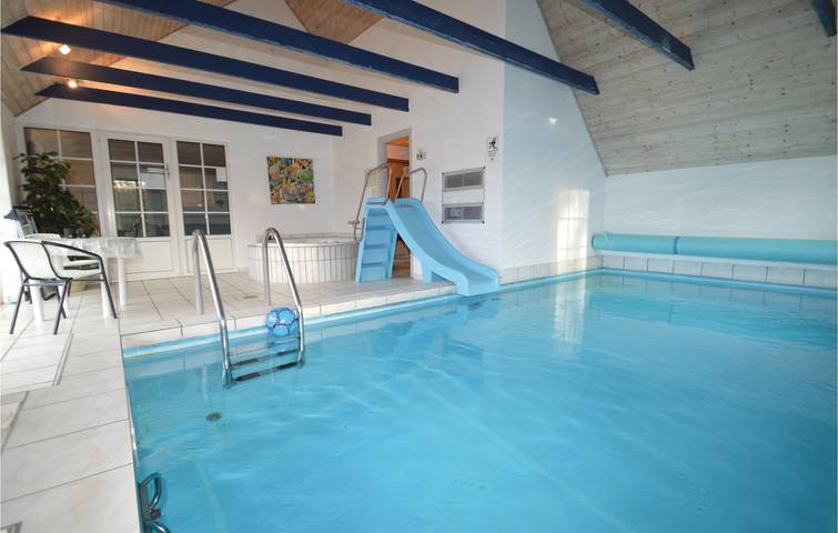 Ferienhaus für 12 Personen, mit Terrasse und Whirlpool sowie Pool und Sauna in Marielyst - 3