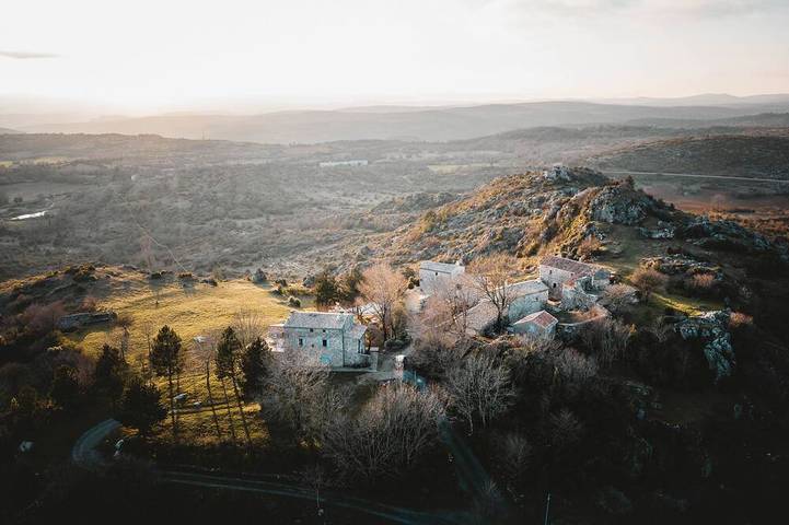 Maison de vacances pour 6 personnes, avec piscine ainsi que jardin et terrasse
