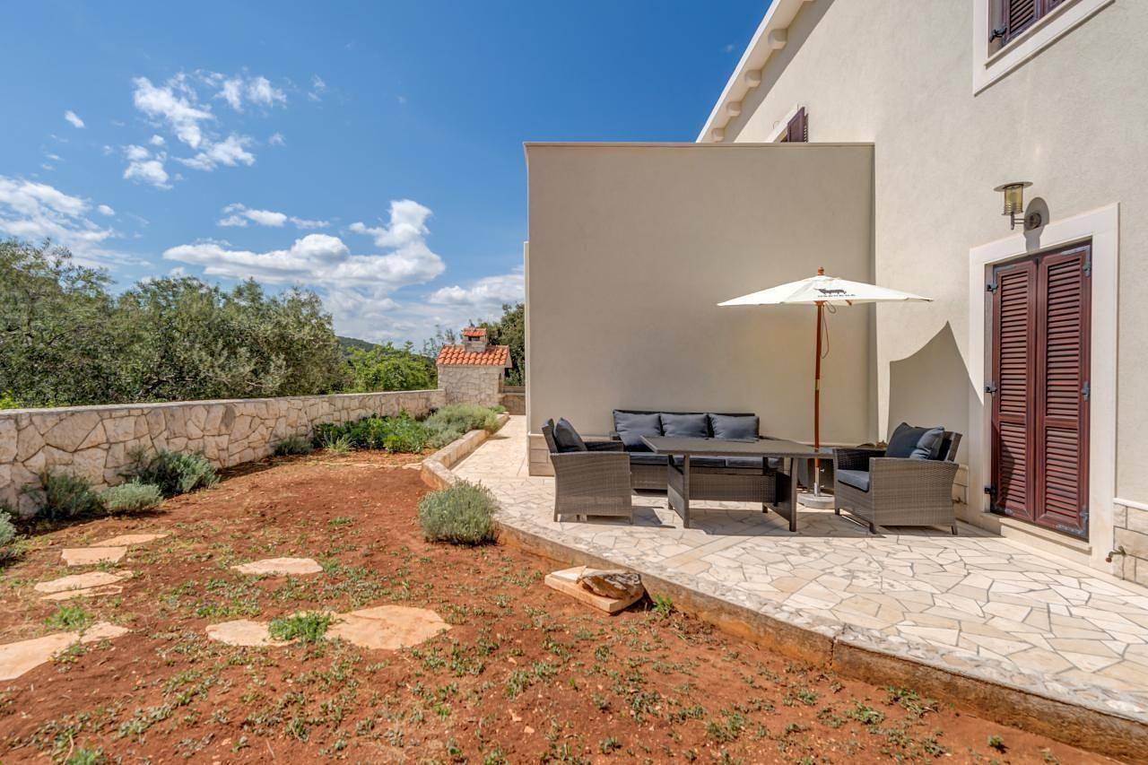 Ganze Ferienwohnung, Tolle Wohnung in Okrug Donji mit Großer Terrasse in Okrug Donji, Ciovo