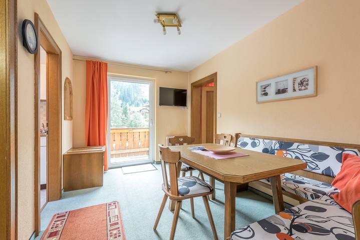 Ferienwohnung für 4 Personen, mit Garten und Terrasse sowie Ausblick, mit Haustier