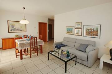 Holiday Rental for 6 People in Riva del Garda, Garda Mountains, Photo 3