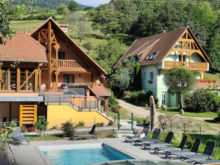 Location de vacances pour 4 personnes, avec terrasse et piscine à Breitenbach