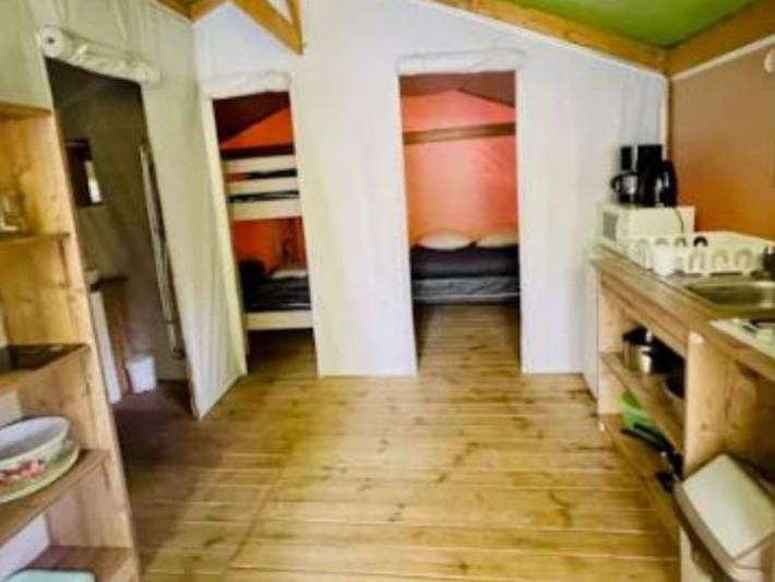 Location de vacances pour 5 personnes, avec piscine et terrasse, animaux acceptés à Camon - 2