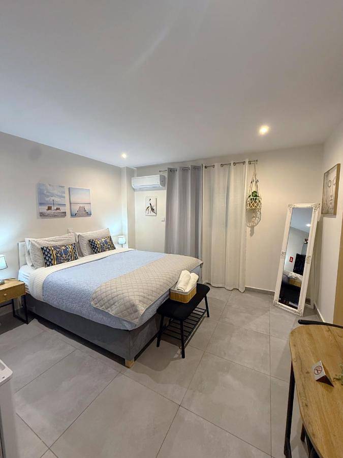 Double or Twin Room with Private Bathroom in Artemi, Côte est de la région de l'Attique