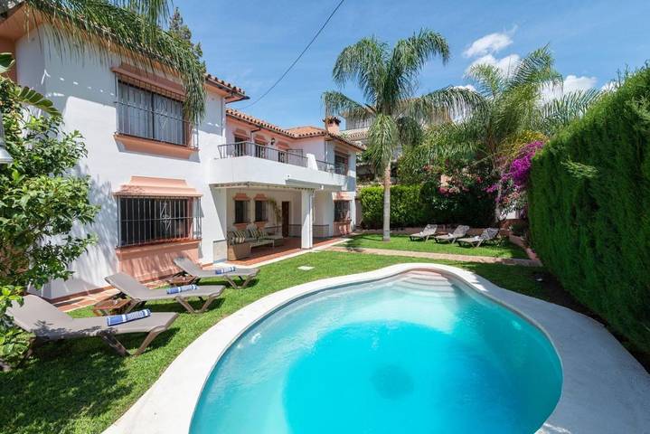 Villa für 15 Personen, mit Balkon und Terrasse sowie Garten und Pool in Marbella Zentrum