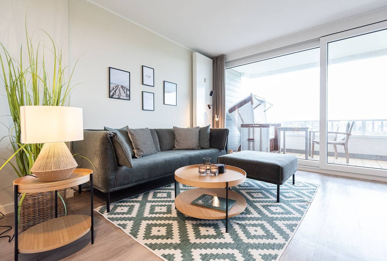 Ganze Wohnung, Moderne 2-Zimmer Ferienwohnung mit schönem Balkon auf ca. 65 m² für 2 Personen in Wenningstedt, Sylt