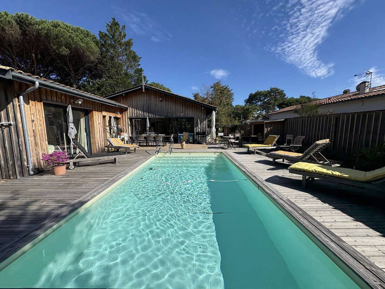 Peaceful villa with heated pool and air conditioning in Lège-Cap-Ferret in Petit Piquey, Lège-Cap-Ferret