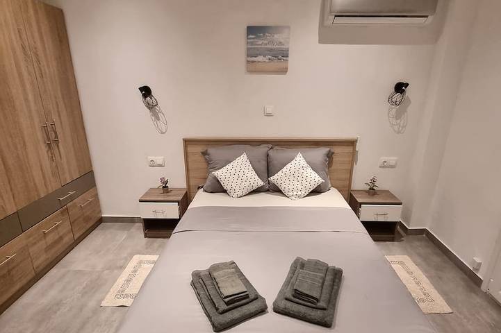 Gîte pour 8 personnes, avec jardin et balcon, animaux acceptés dans Nea Kallikratia - 3