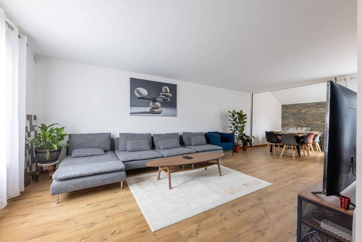 Nice house close to Disney 12 people in Champs-sur-Marne, Seine-et-Marne