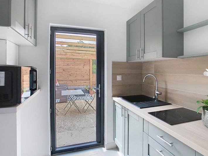 Gîte pour 2 personnes, avec vue ainsi que terrasse et jardin à Tourouzelle - 3