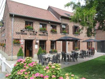 Hôtel pour 3 personnes, avec terrasse et jardin à Leeuw-Saint-Pierre