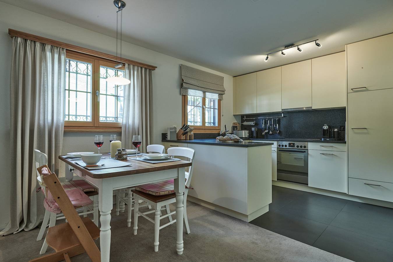 Ganze Wohnung, Ferienwohnung 'Serina A' mit privater Terrasse und Wlan in Klosters-Serneus, Davos Prättigau