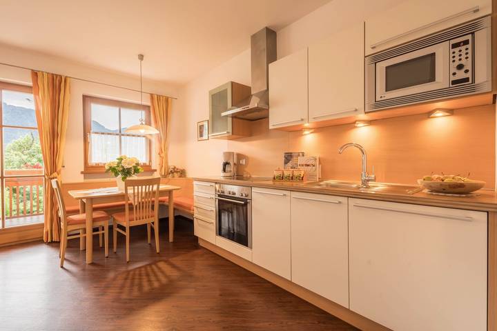 Ferienwohnung für 4 Personen, mit Balkon und Garten im Dorf Tirol - 2