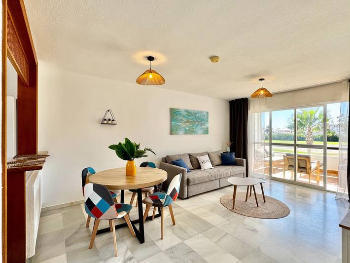 Apartamento para 4 personas, con piscina además de terraza y jardín, Familias con niños en Playa Serena (Roquetas de Mar)