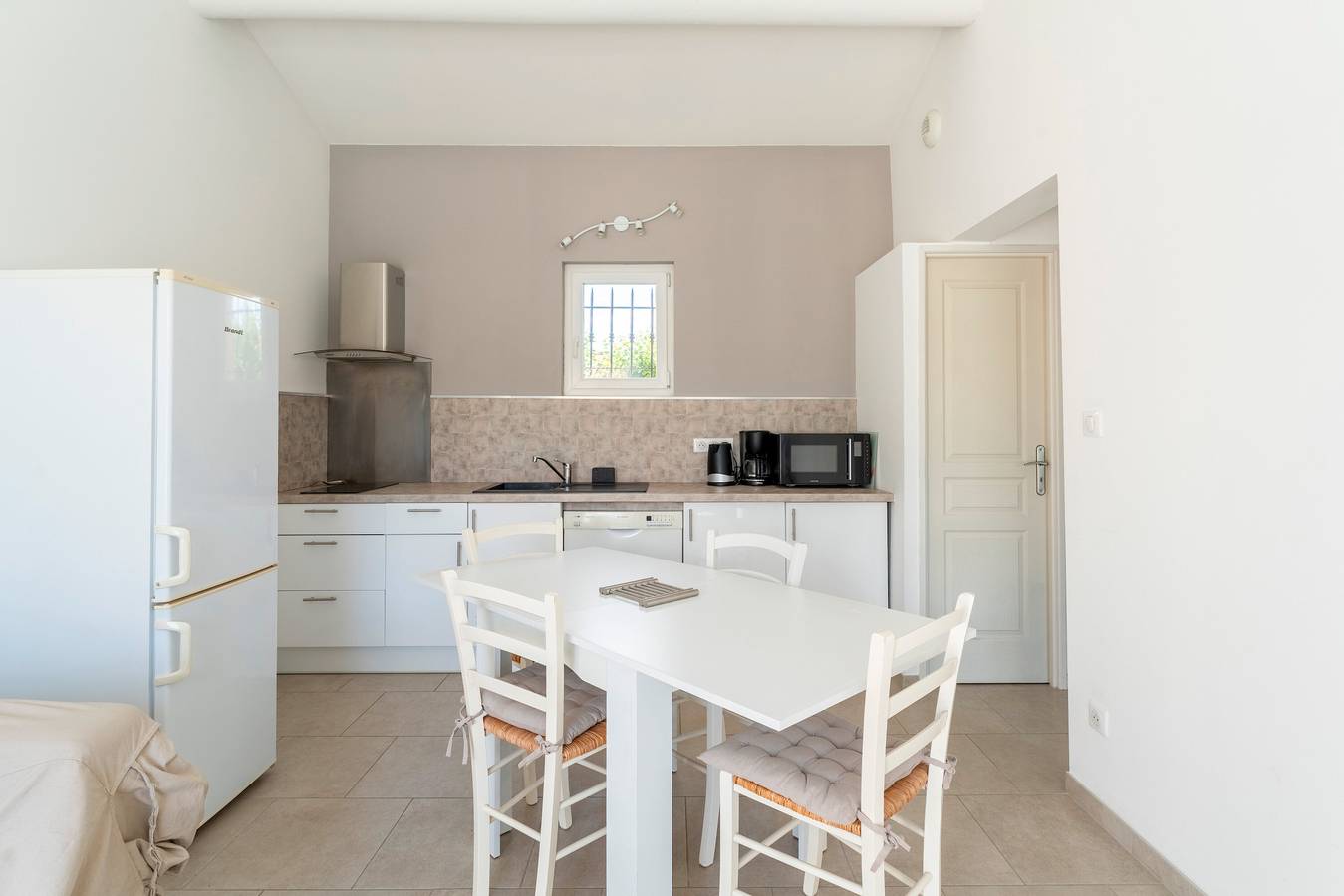 Maison de vacances « Chez Céline » avec piscine privée, Wi-Fi et climatisation in Aubignan, Vaucluse