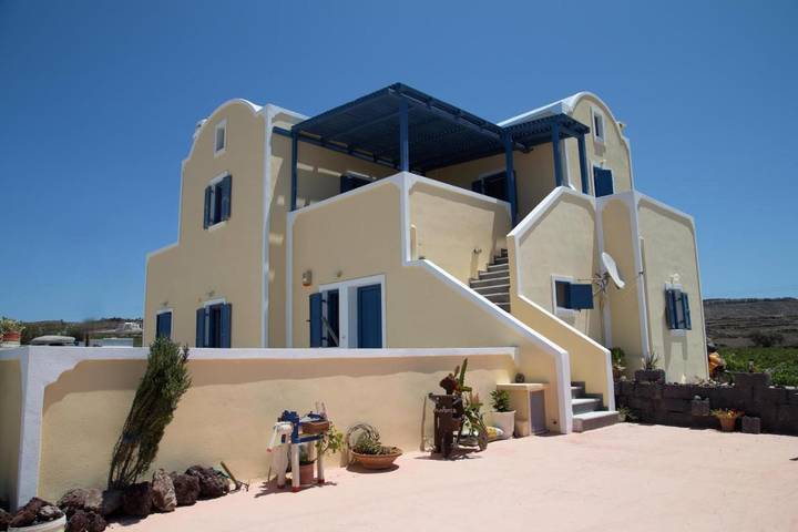 Maison d’hôte pour 6 personnes, avec Balcon et Terrasse ainsi que Jardin et Piscine à Santorin