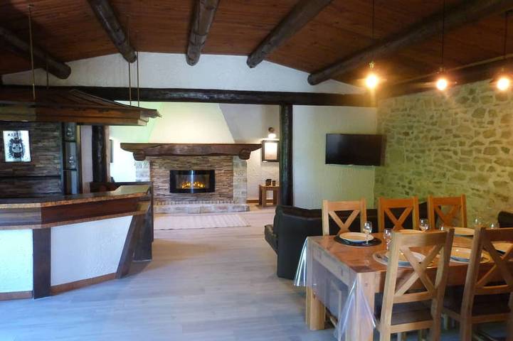 Location de vacances pour 6 personnes, avec terrasse à Saint-Jean-de-Ceyrargues