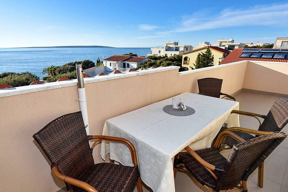 Entire apartment, Two bedroom apartment with balcony and sea view Mandre, Pag (A-23187-f) in Mandre, Pag Island