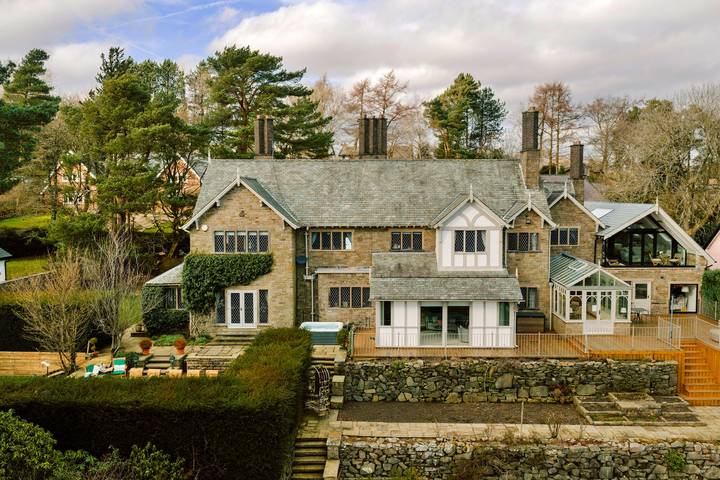 Holiday rental for 12 people, with garden in Cheshire