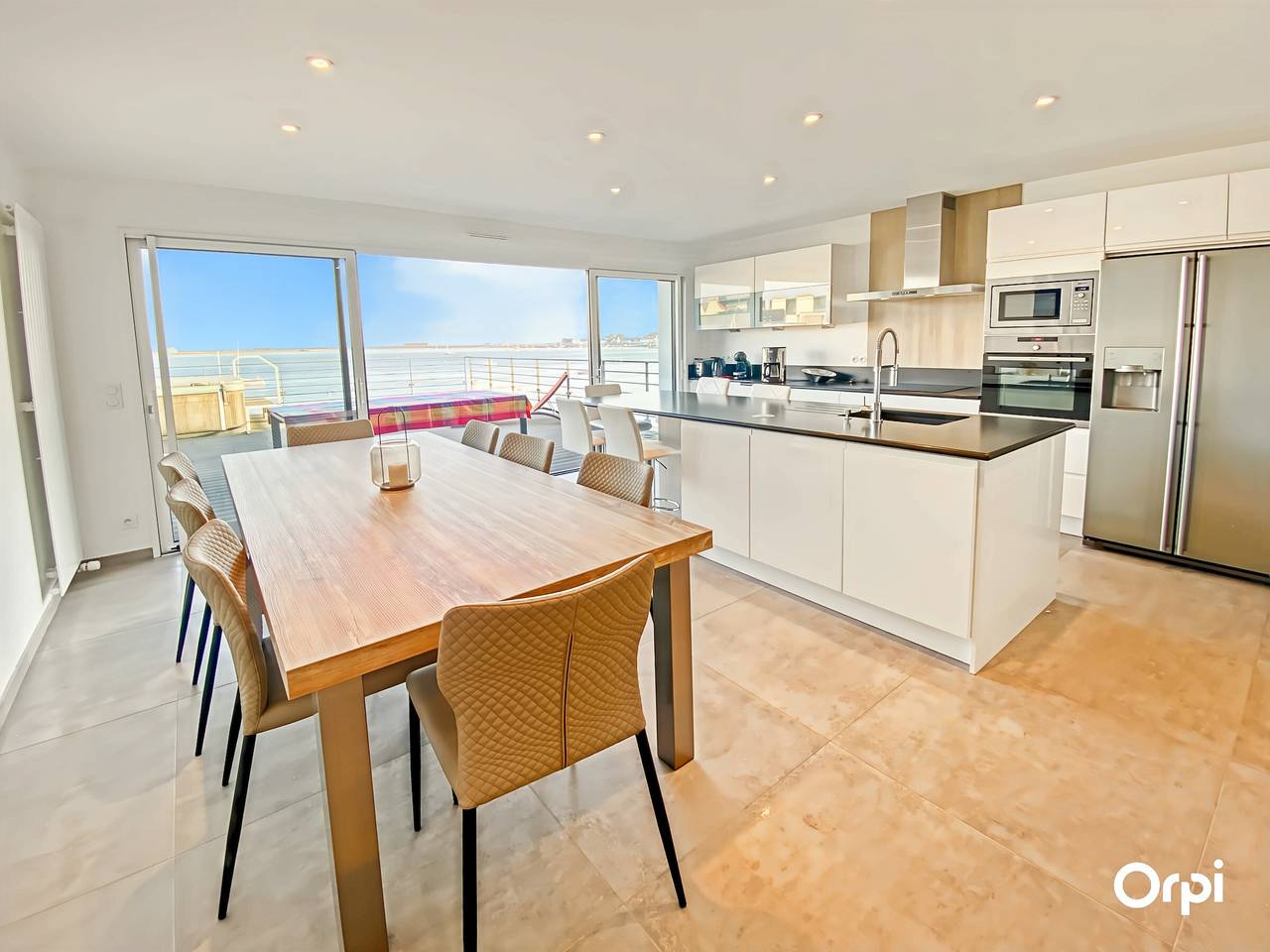 Apartamento entero, Dúplex para 6-8 pers con terraza, jacuzzi y garaje en Port-Louis in Port-Louis, Côte des Mégalithes