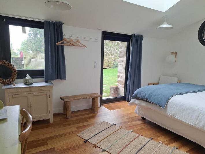 Location de vacances pour 4 personnes, avec jardin ainsi que vue et piscine à Plescop - 2