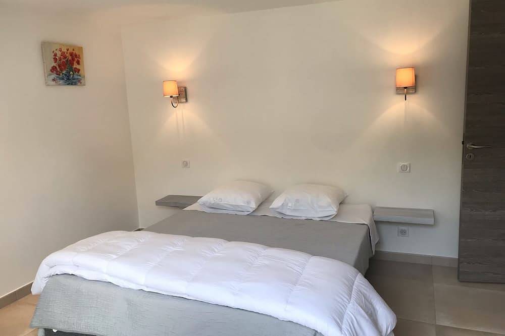 Ganze Wohnung, Pinarellu, in der Nähe von Porto Vecchio, klimatisiert, Schwimmbad, Strand 500 Meter in Pinarellu, Zonza