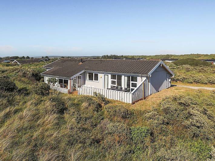 Ferienhaus für 12 Personen, mit Terrasse und Pool sowie Sauna in Nørlev Strand