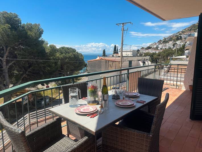 Location de vacances pour 6 personnes, avec balcon dans Canyelles Petites
