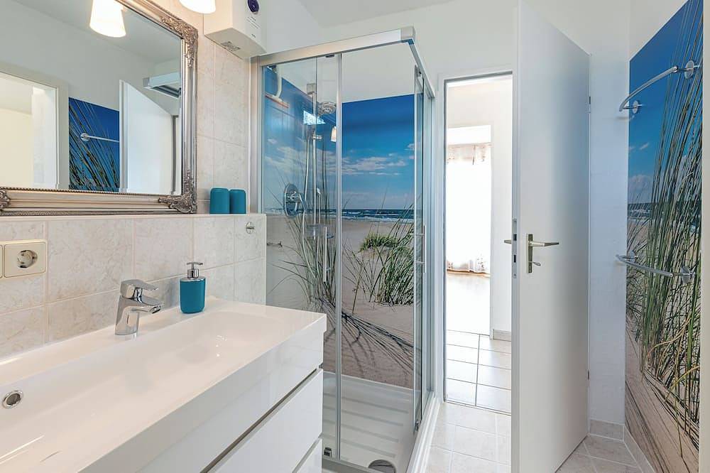 Ganze Wohnung, Große Ferienwohnung bis 6 Personen mit Seeblick, Fußbodenheizung. 3 Schlafzimmer in Daisendorf, Obersee (Bodensee)