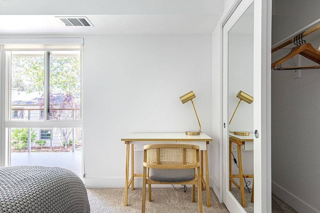 Ganze Wohnung, Sunny Menlo Park 1Br w/ Pool, W/D, Gym, near 82, 101, 280, by Blueground in Menlo Park, Silicon Valley