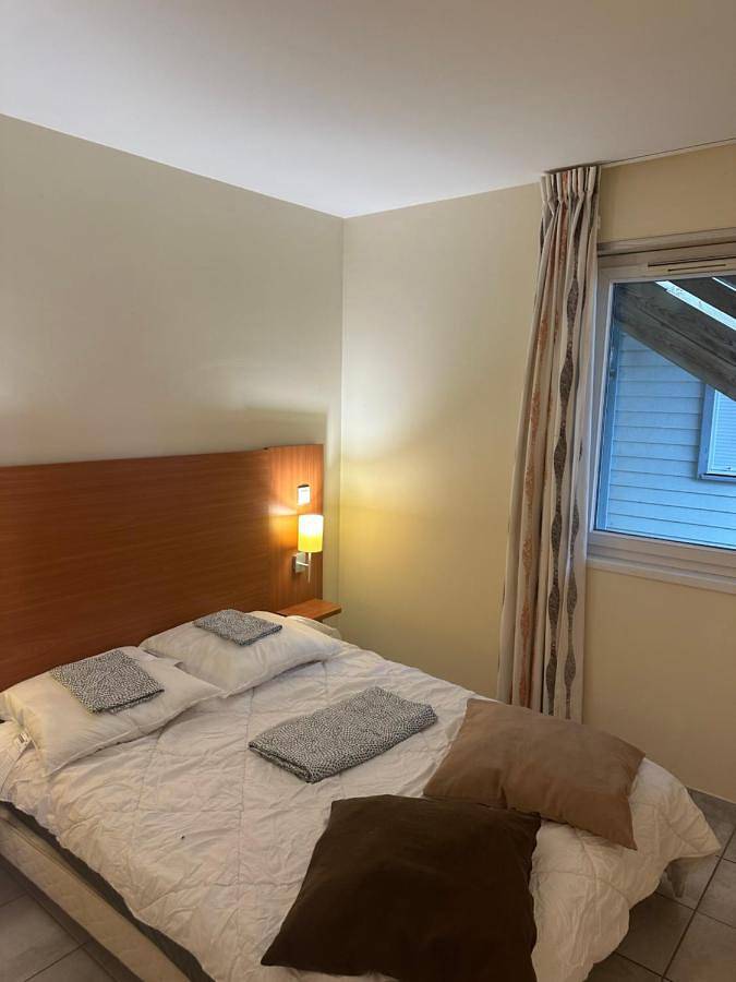 Gîte pour 4 personnes, avec vue ainsi que terrasse et piscine, animaux acceptés à Chaveignes - 2