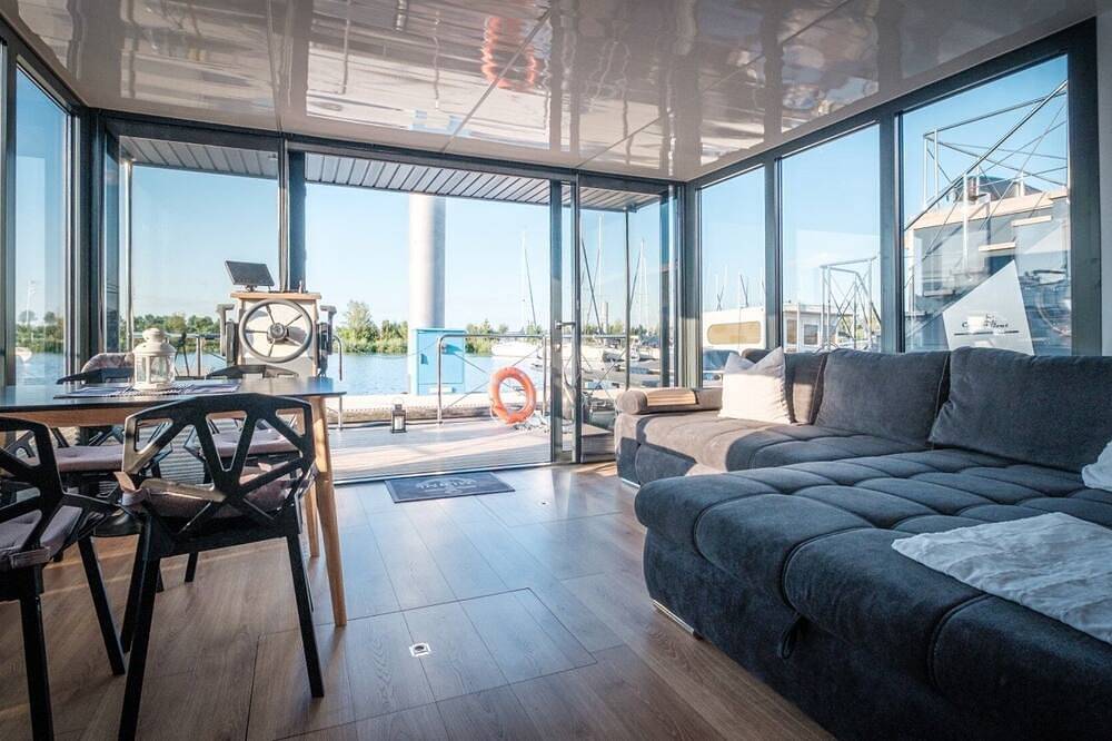 Ganze Wohnung, Hausboot für 6 Gäste mit 52m² in Tolkamer in Rijnwaarden, Gelderland
