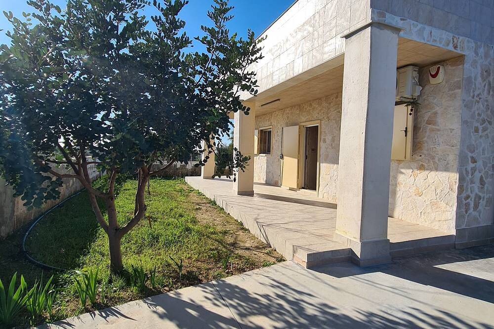 Belle villa près de Torre Ovo, à 800 mètres de la mer. in Torricella, Golfe de Tarente