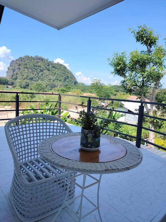Chambre d’hôte pour 4 personnes, avec balcon ainsi que jardin et jacuzzi dans Chiang Rai - 2