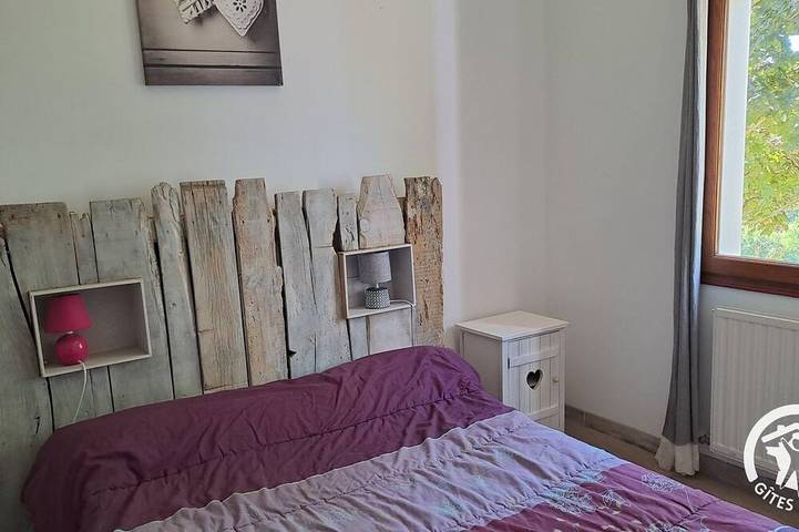 Gîte pour 4 personnes, avec jardin à Montredon-Labessonnié - 2