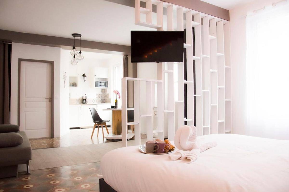 Appartement entier, One-Bedroom Apartment in Saint-Aignan, Région de Romorantin-Lanthenay