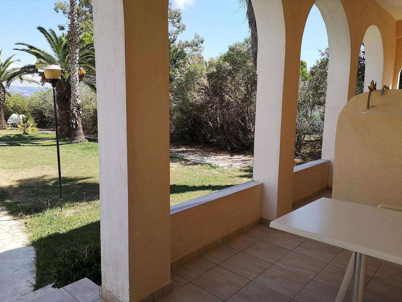 Entire apartment, Unique located holiday apartment directly at the sea, own beach access, Wifi | Aghios Petros, Corfu in Kavos, Corfu