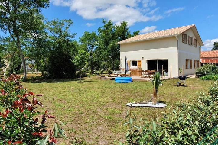 Location de vacances pour 9 personnes à Le Barp