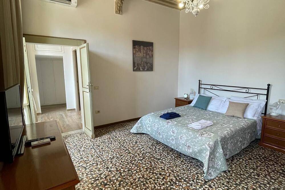 Entire apartment, Marini Palace in Spoleto, Perugia Province