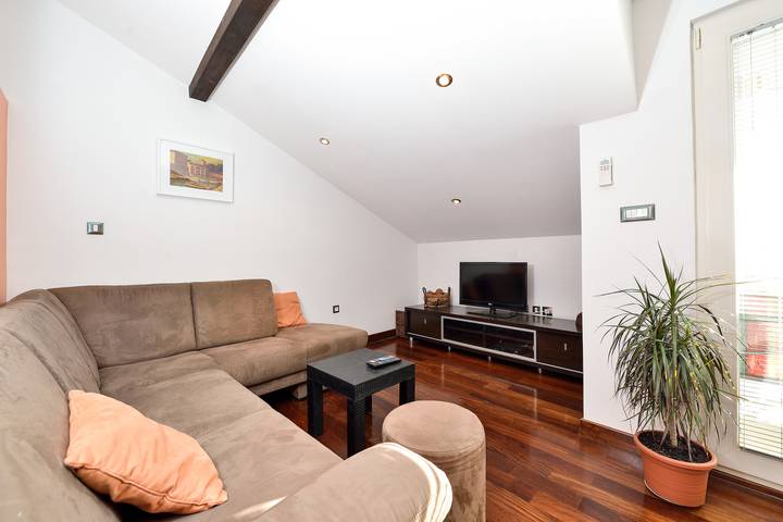 Ferienwohnung für 4 Personen, mit Balkon und Meerblick in Petrcane - 2