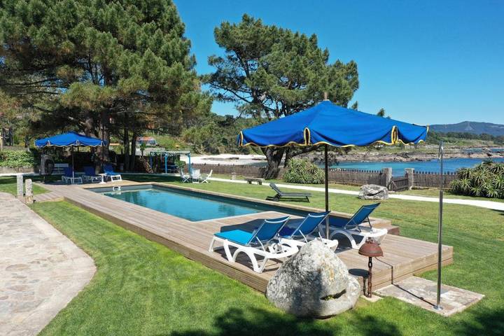 Apartamento para 6 personas, con vistas además de piscina y jardín en Muros (Galicia)