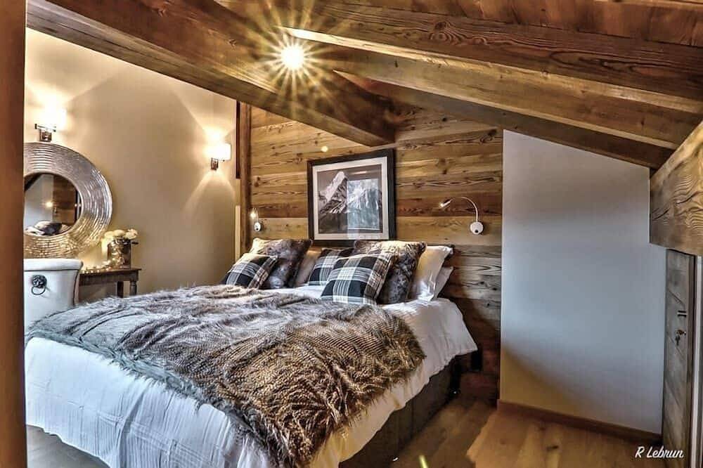 Stunning high end 11 person chalet with garage in the village of Peisey. in Massif de la Vanoise