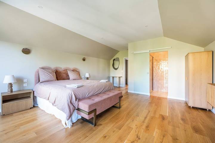 Exceptional Home • 4 Suites • Along the Marne River • Joinville in Joinville-le-Pont, Val-de-Marne