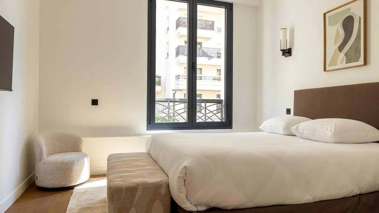 Entire holiday apartment, Ferienwohnung für 9 Personen (150 m²) in Levallois-Perret, Hauts-de-Seine