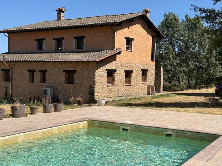 Ferienhaus für 12 Personen, mit Garten und Pool sowie Terrasse und Ausblick - 1