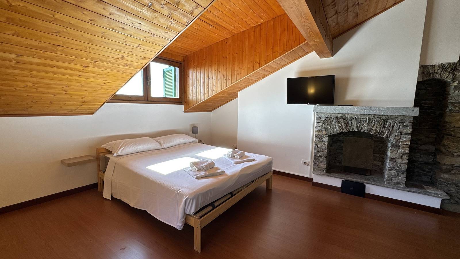 Entire apartment, Holiday apartment for 2 people in Viggiona, Trarego Viggiona