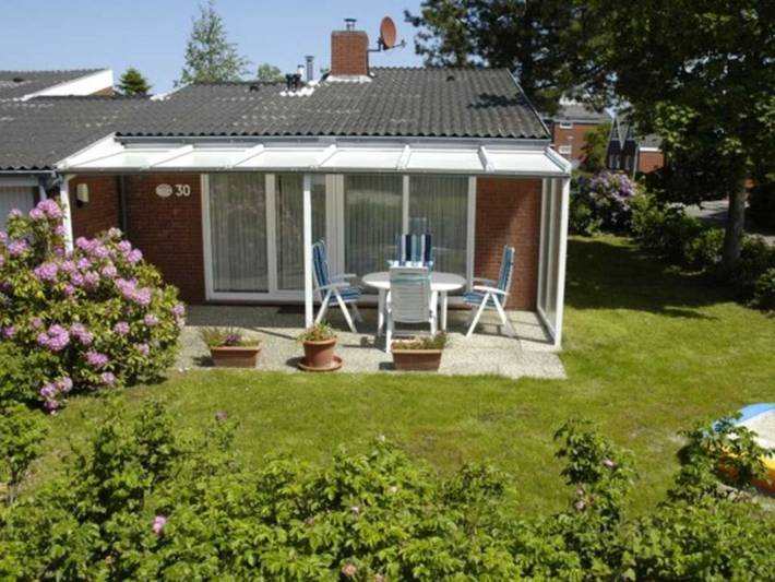 Bungalow für 4 Personen, mit Terrasse und Garten